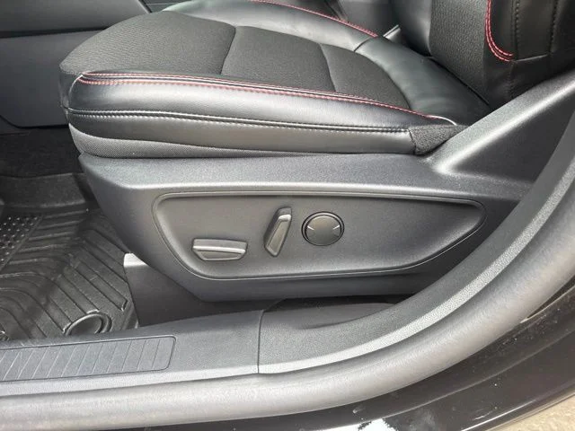 Used 2025 Agate Black Metallic Ford ST-Line Elite image 13