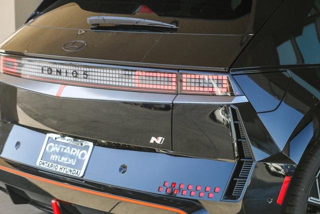 2025 Hyundai IONIQ 5 N - Photo 9