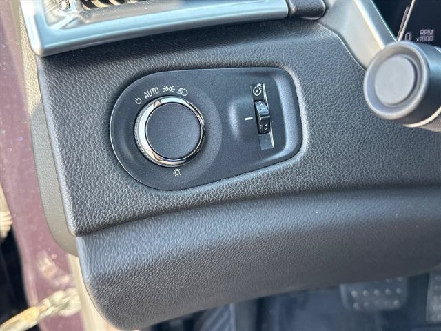Used 2015 SAPPHIRE BLUE METALLIC Cadillac Base image 19