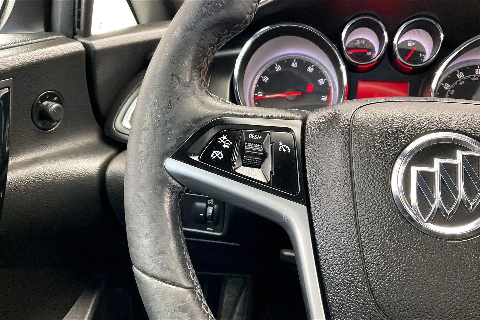 Used 2018 Summit White Buick Premium image 19