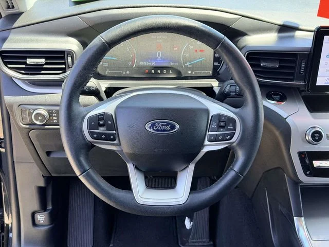 Used 2023 Black Ford XLT image 18