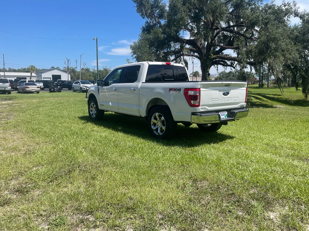 Used 2023 Star White Ford Lariat 4X4 Hybrid image 3
