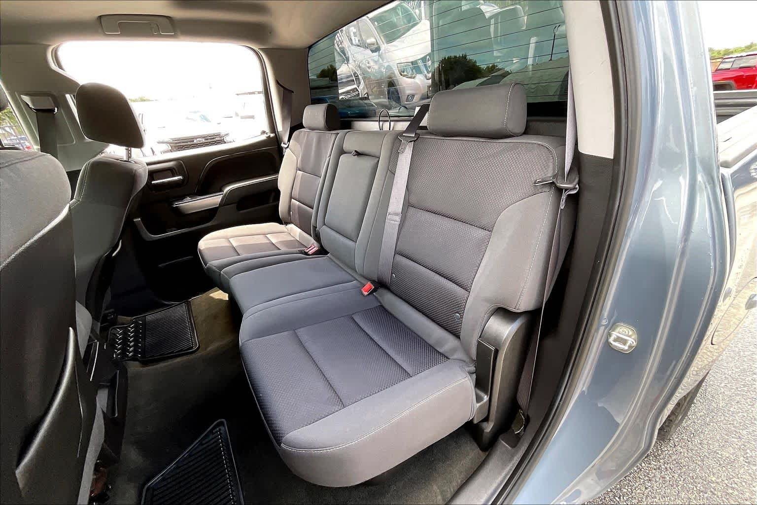 Used 2015 Slate Grey Metallic Chevrolet LT image 18
