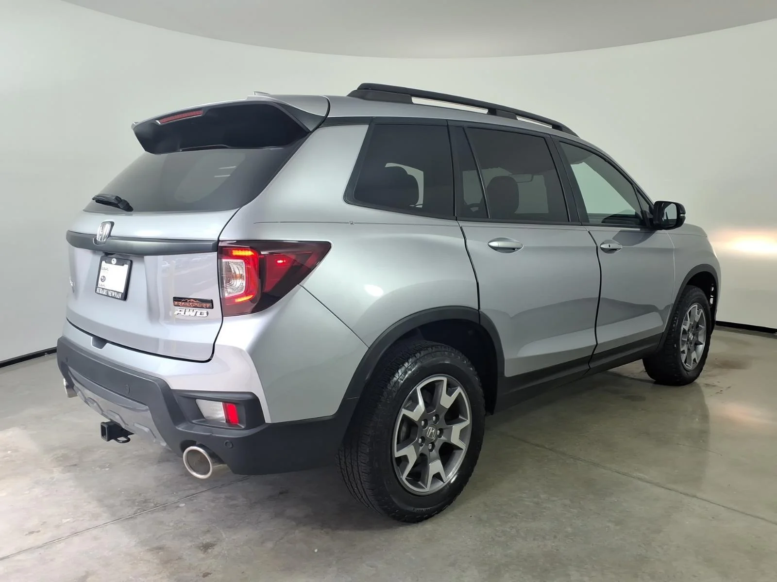 Used 2022 Lunar Silver Metallic Honda TRAILSPORT image 2