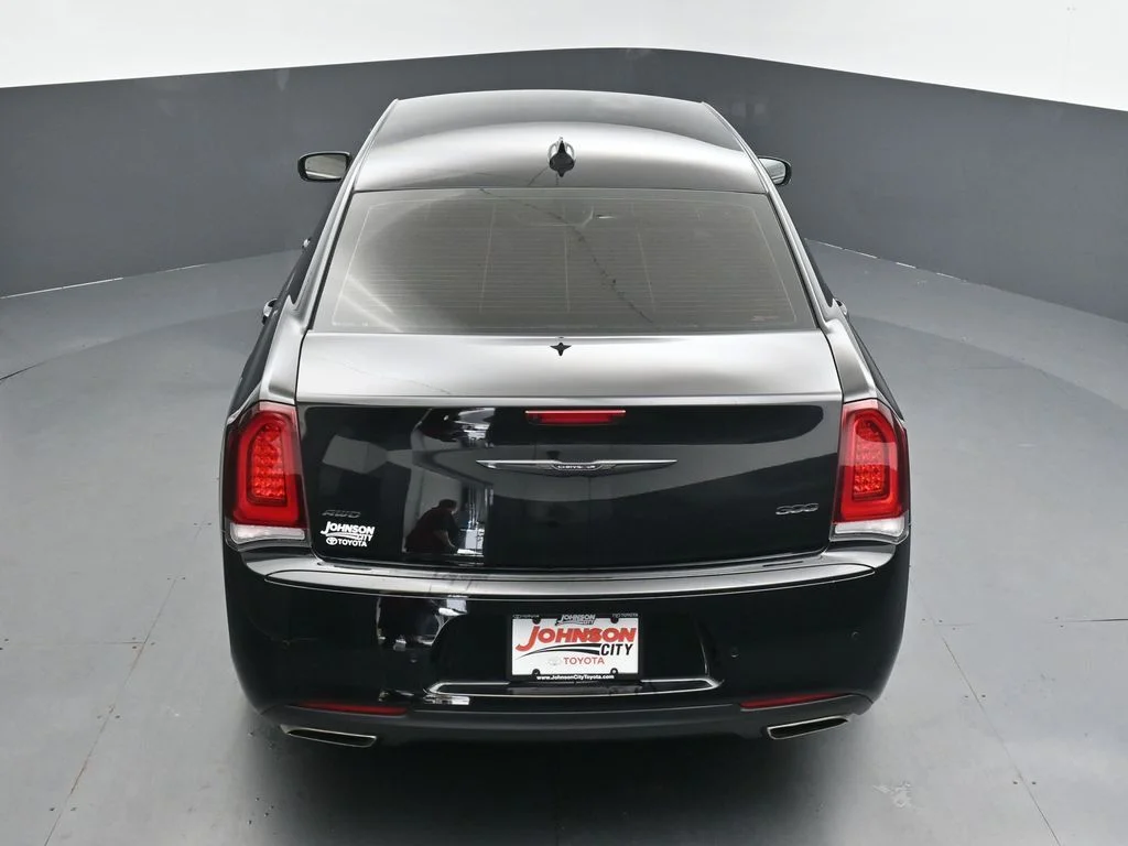 Used 2022 Black Chrysler Touring image 31