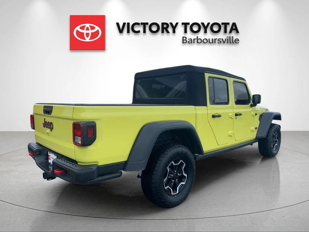 Used 2023  Jeep Rubicon image 7