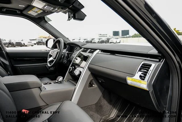 Used 2025 Santorini Black Metallic Land Rover S image 12