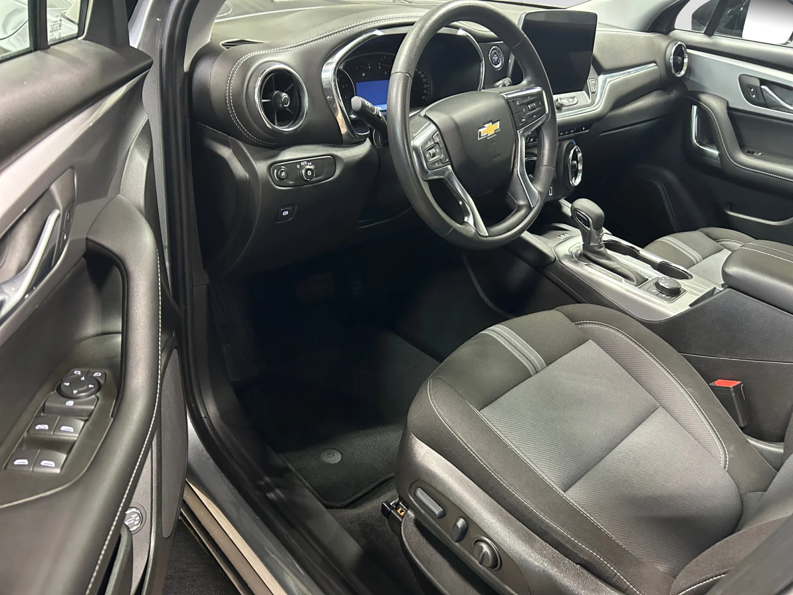 Used 2025 Gray Chevrolet LT AWD image 13