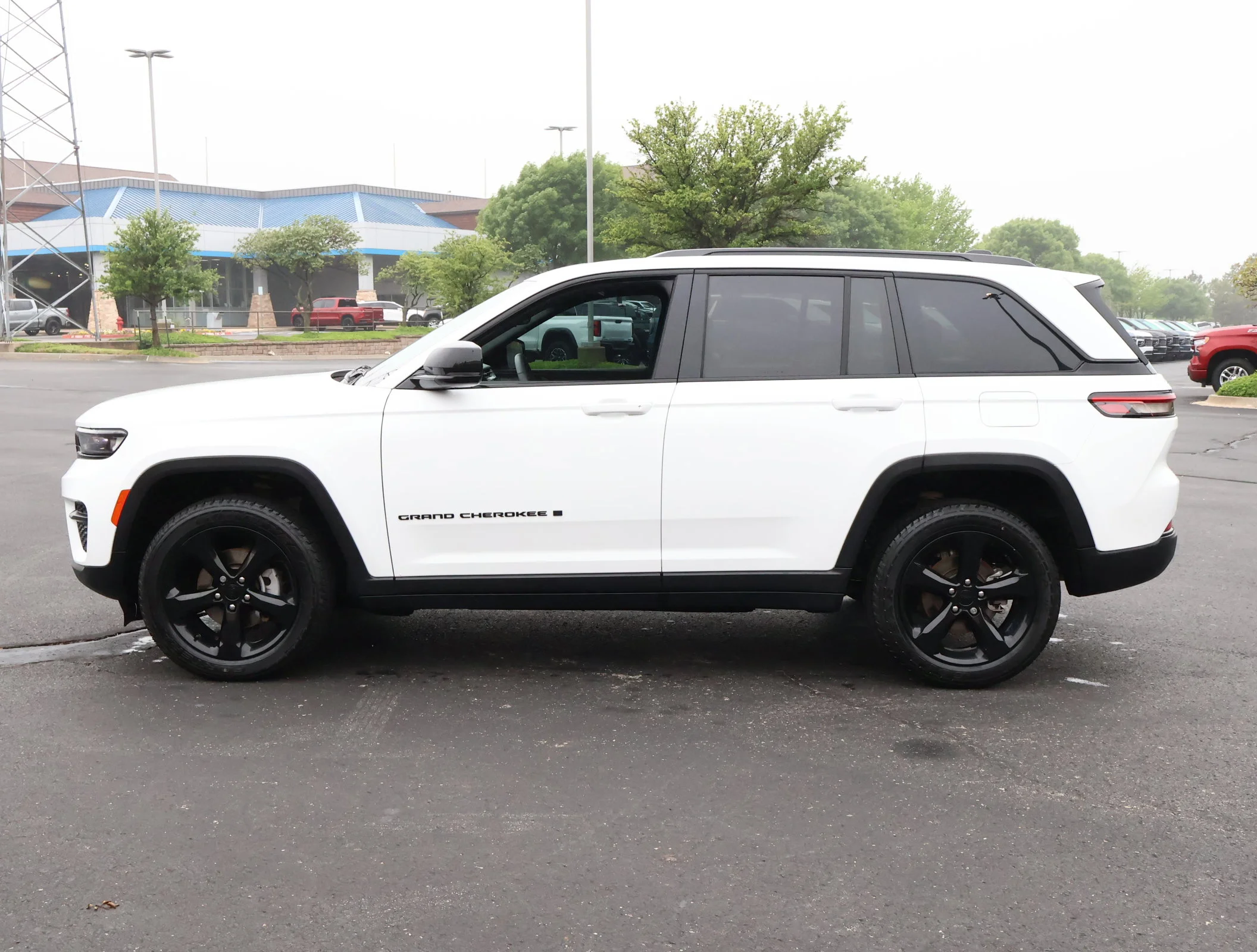 Used 2023 Bright White Cl Jeep Altitude X image 33