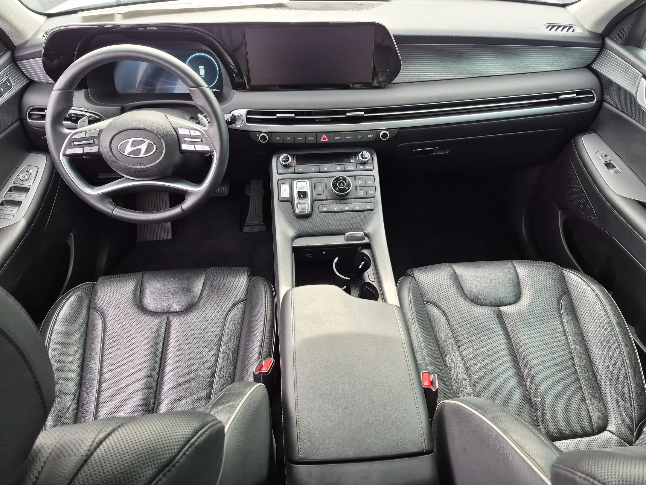 Used 2025 Hyper White Hyundai Limited image 31