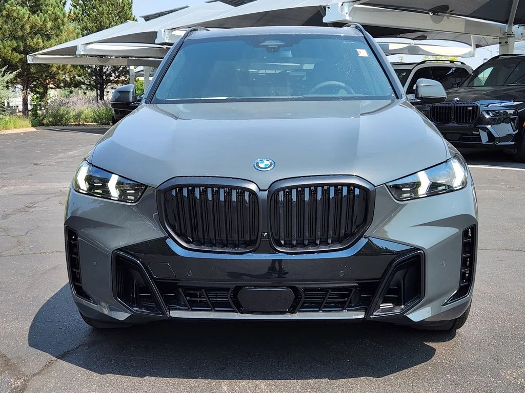 New 2026 Dravit Grey Metallic BMW xDrive50e image 6