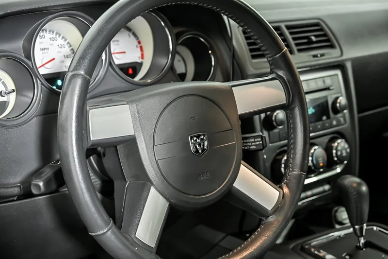 Used 2010 Inferno Red Crystal Pearl Coat Dodge R/T image 19
