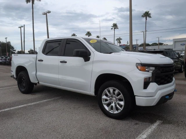 Used 2025 White Chevrolet Custom image 2