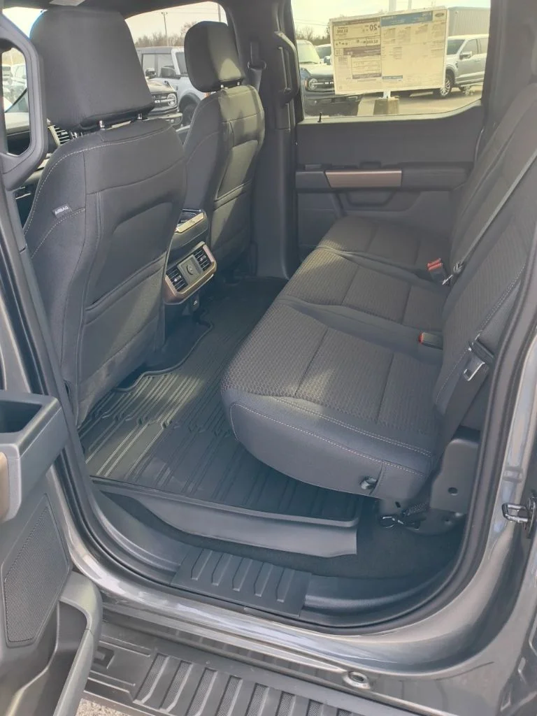 2025 Ford F-150 STX - Photo 14