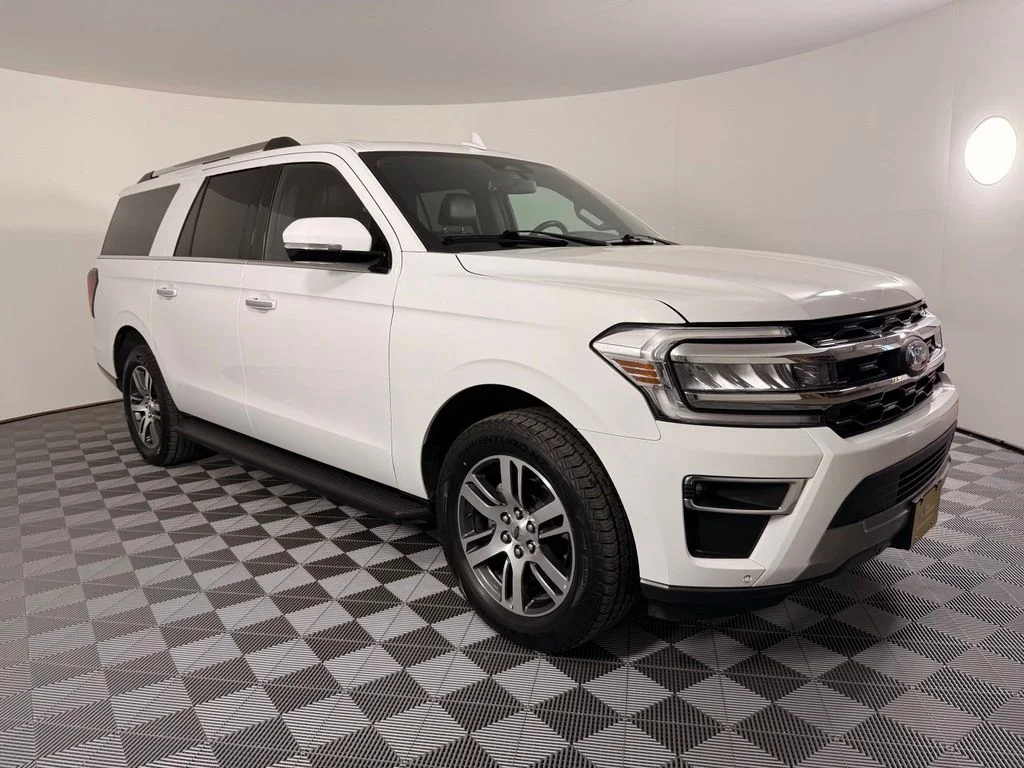 Used 2024 White Ford Limited image 5