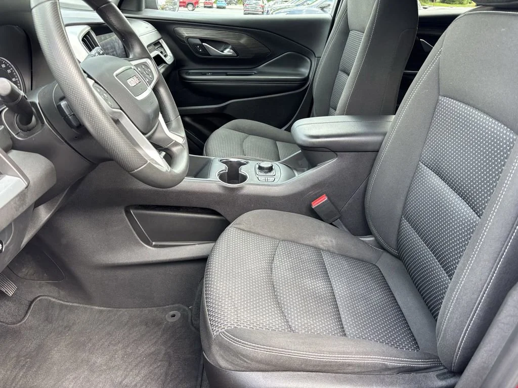 Used 2024 Volcanic Red Tintcoat GMC SLE image 15