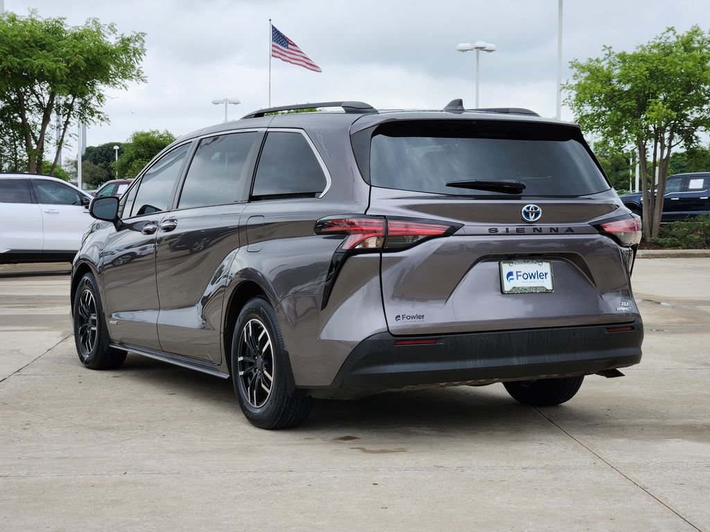 Used 2021 Gray Toyota XLE image 5