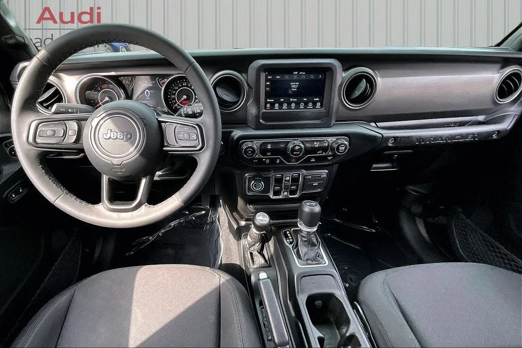 Used 2023 Black Jeep Sport S image 7