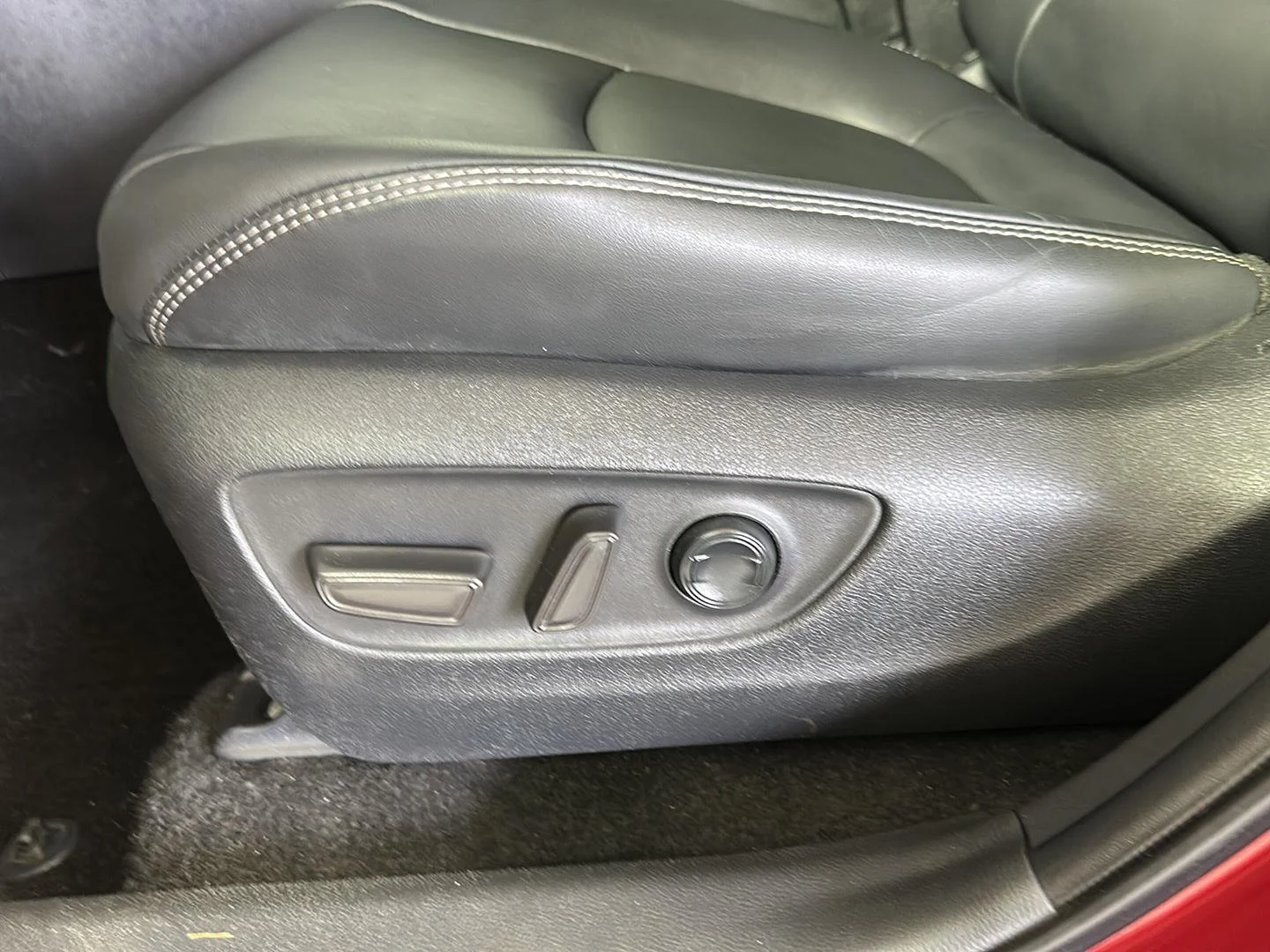 Used 2024 Ruby Flare Pearl Toyota XLE Premium image 8