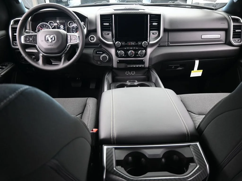 New 2026 Diamond Black Crystal Pearl-Coat Exterior Paint RAM Big Horn/Lone Star image 31