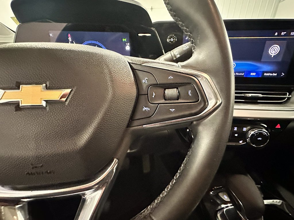 Used 2024 White Chevrolet LT image 34