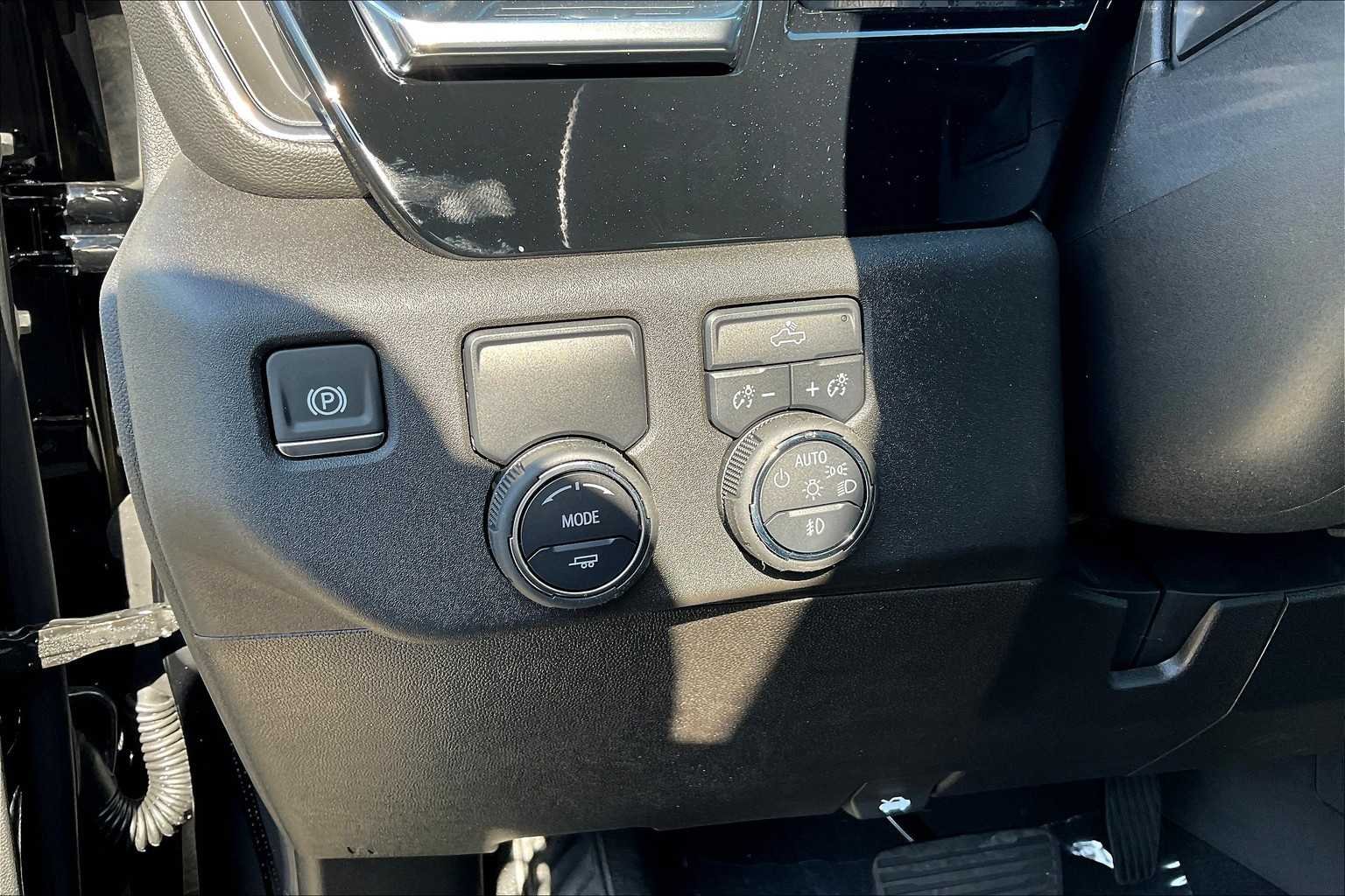 Used 2025 Black Chevrolet LT image 18