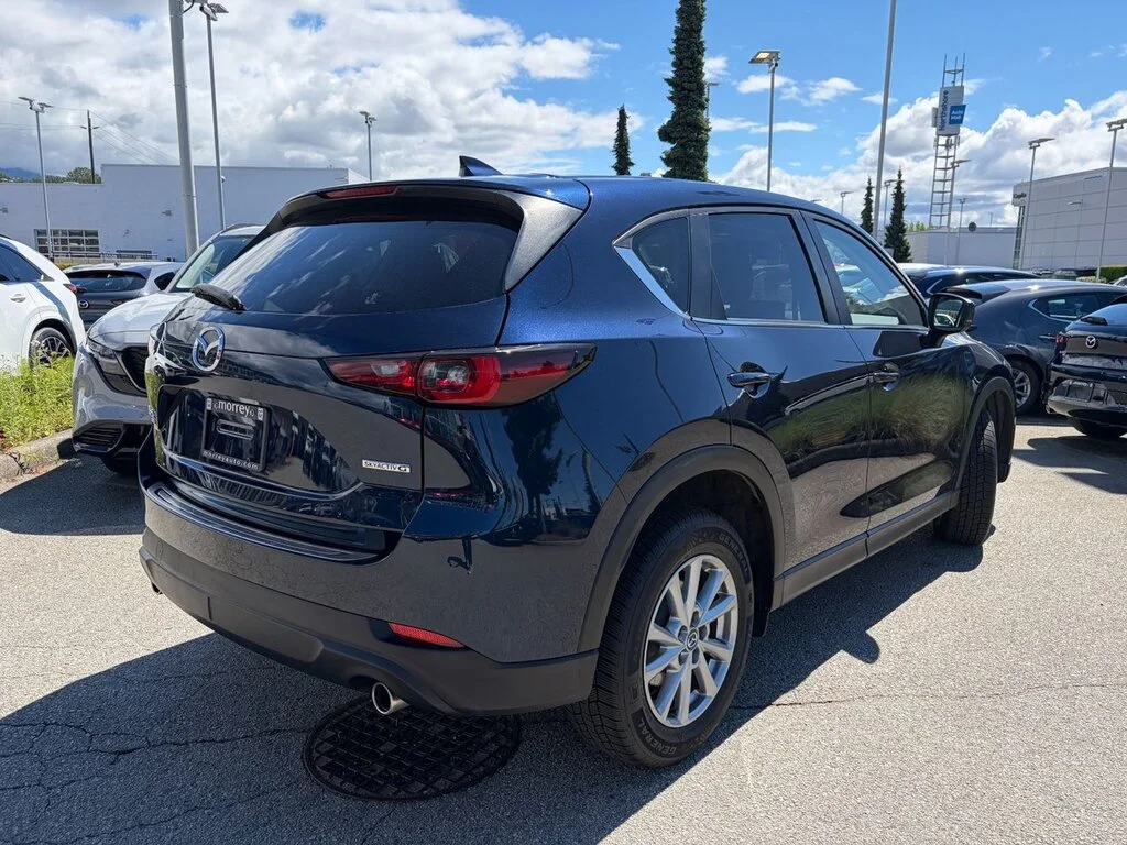Used 2022  Mazda GS AWD at image 7
