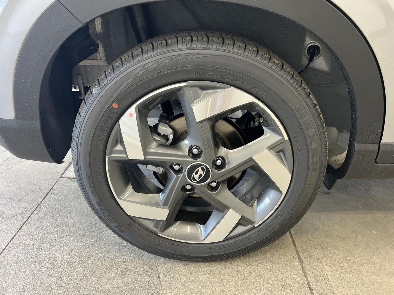 New 2026 Shimmering Silver Hyundai SEL image 9