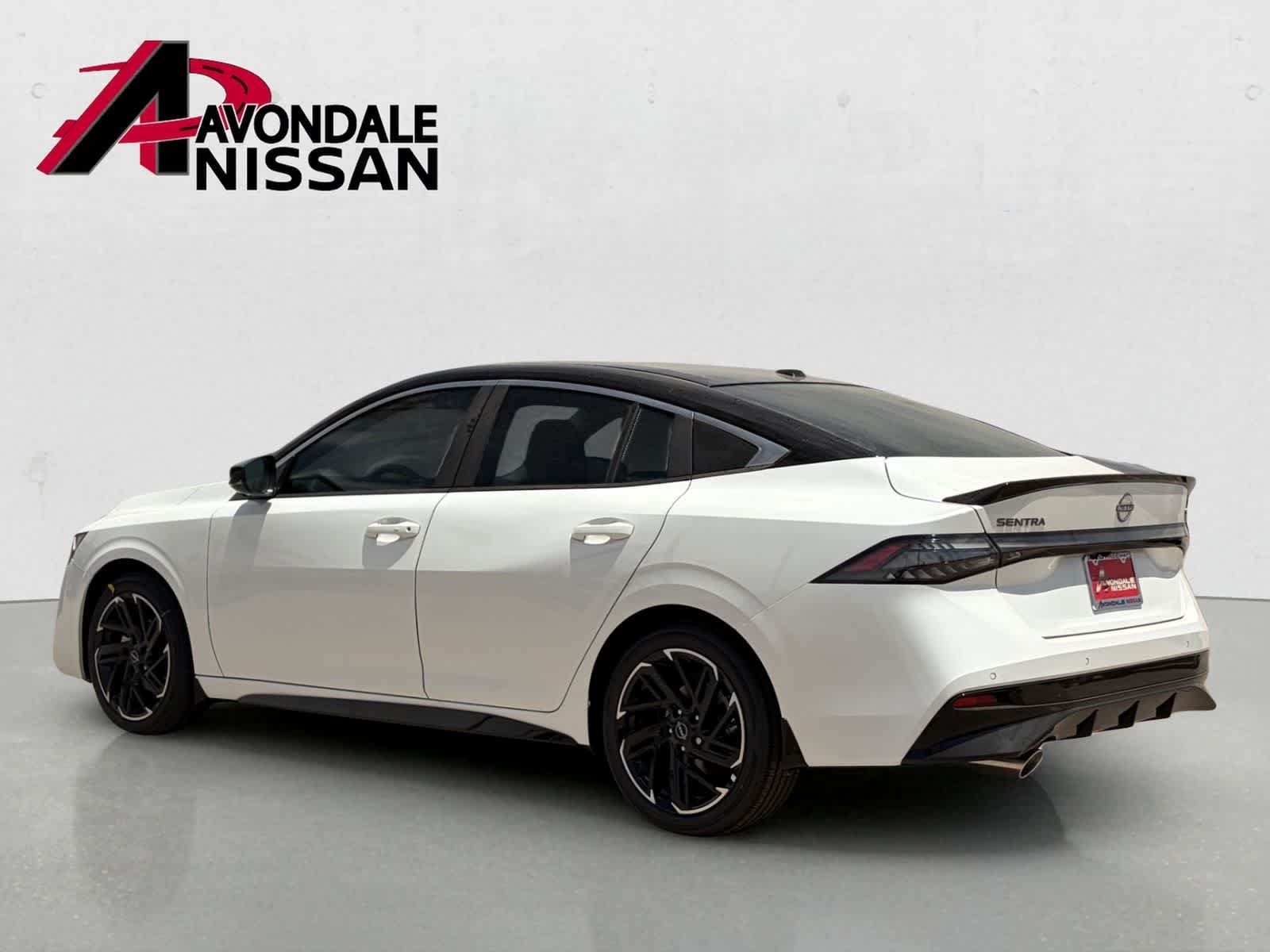 New 2026 Aspen White Tricoat/Super Black Nissan SR image 4