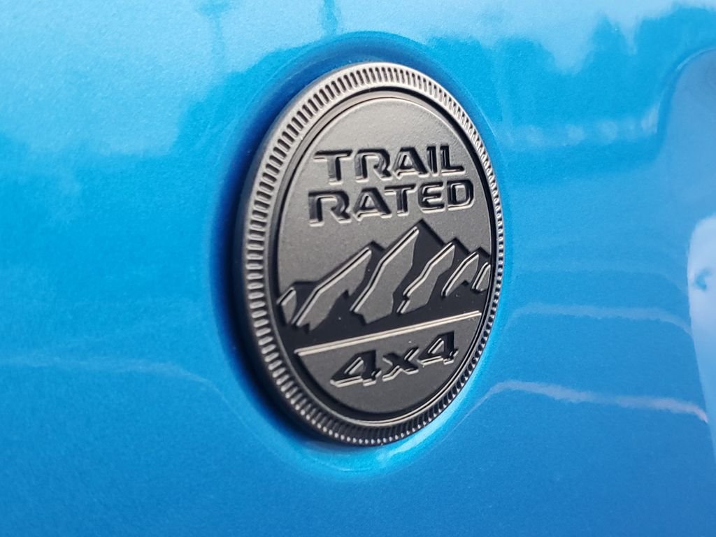 New 2026 Hydro Blue Pearl-Coat Exterior Paint Jeep Sahara image 7