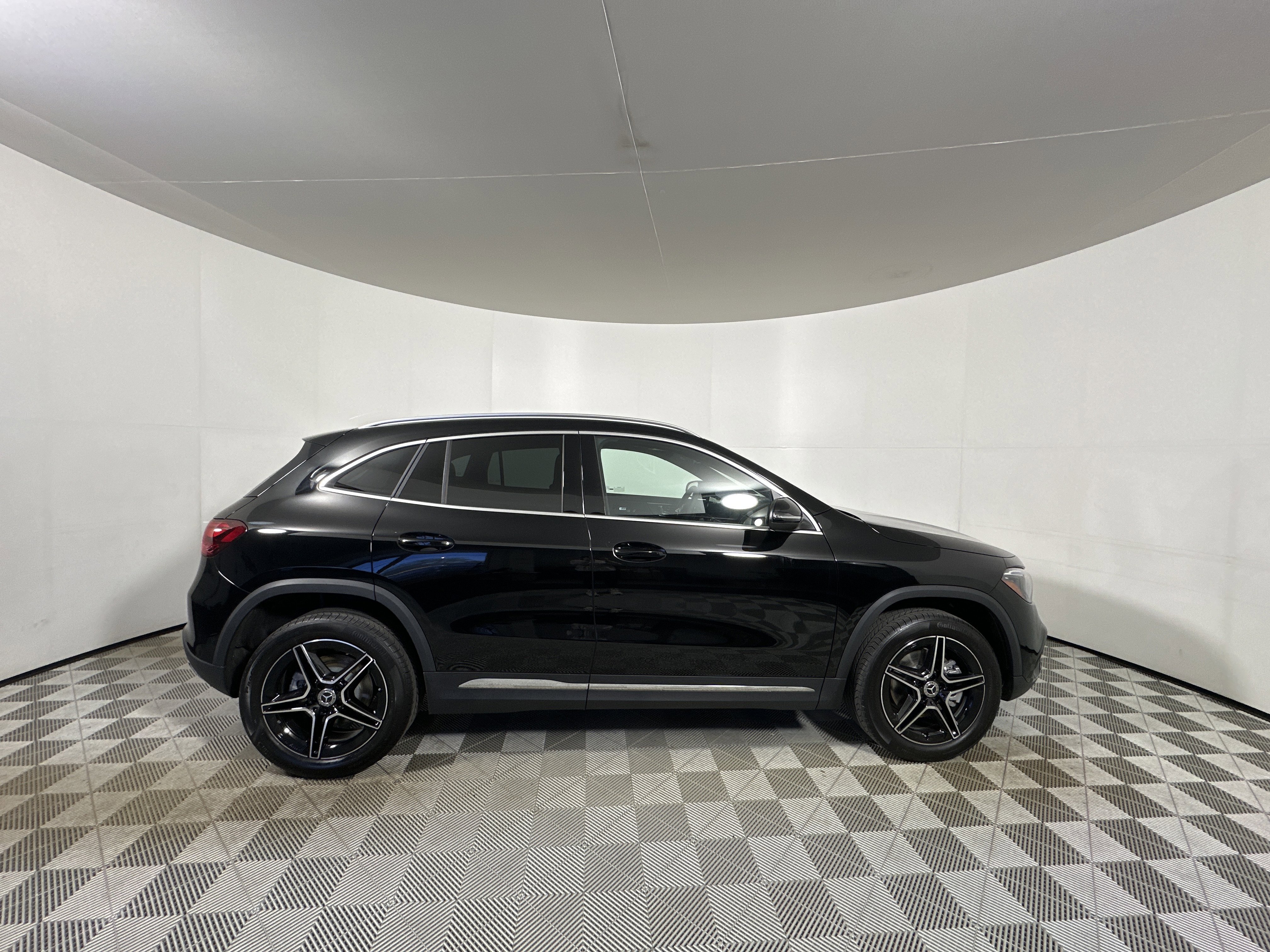 New 2026 Night Black Mercedes-Benz GLA 250 image 8