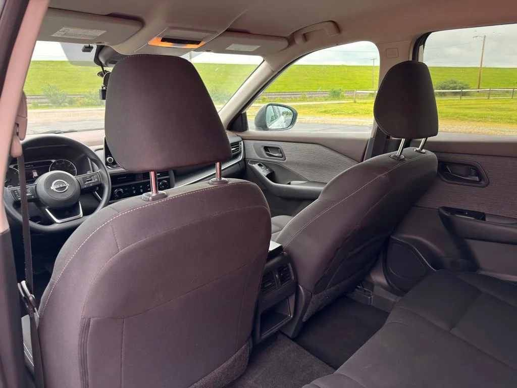 Used 2023 White Nissan S image 25