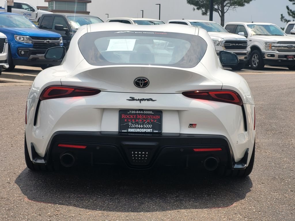 Used 2021 White Toyota 3.0 image 5