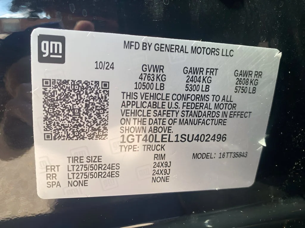 Used 2025 Onyx Black GMC Max Range Denali image 21