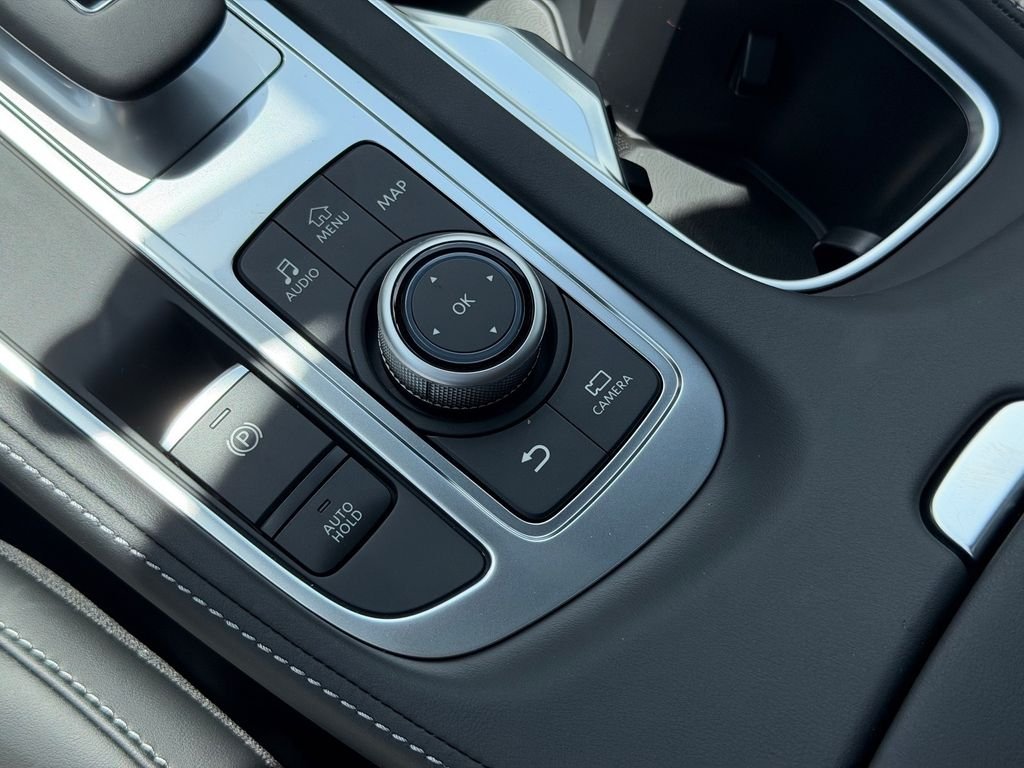 New 2027 RADIANT WHITE INFINITI Luxe AWD image 20