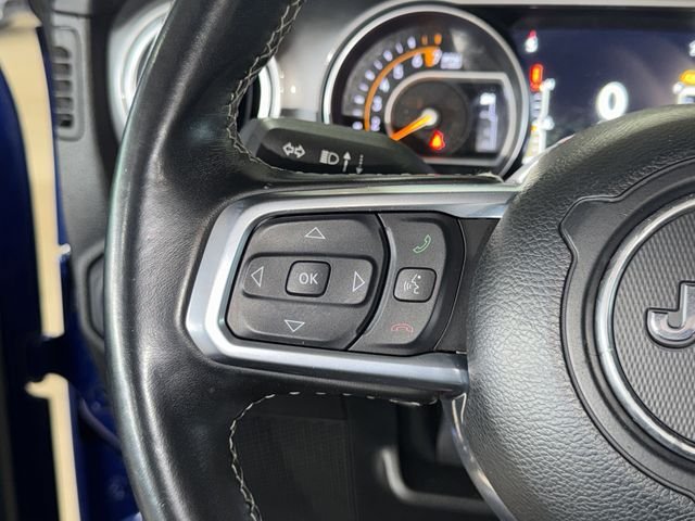 Used 2020 Ocean Blue Metallic Clearcoat Jeep Unlimited Sahara image 21