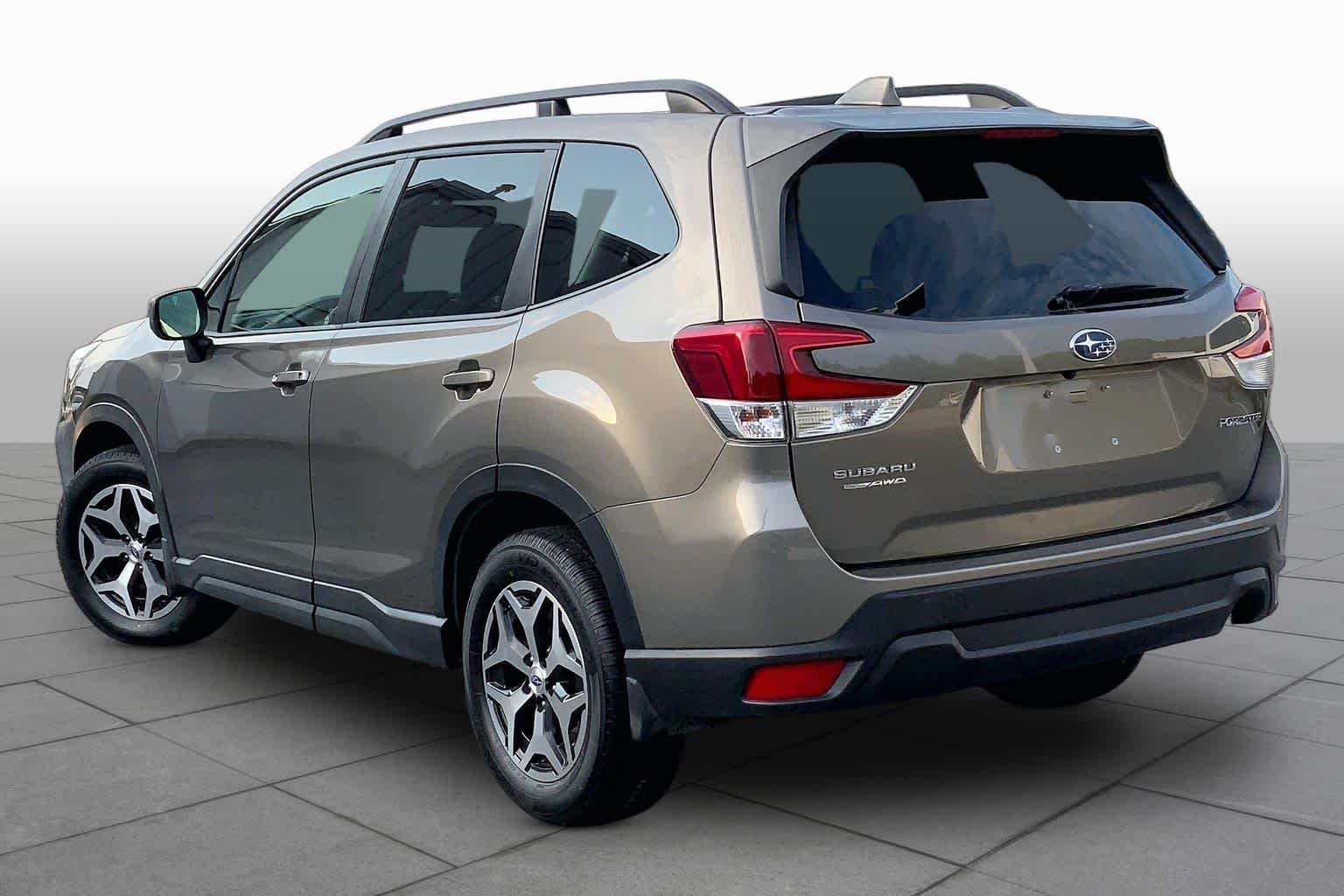 Used 2020 Sepia Bronze Metallic Subaru Premium image 12
