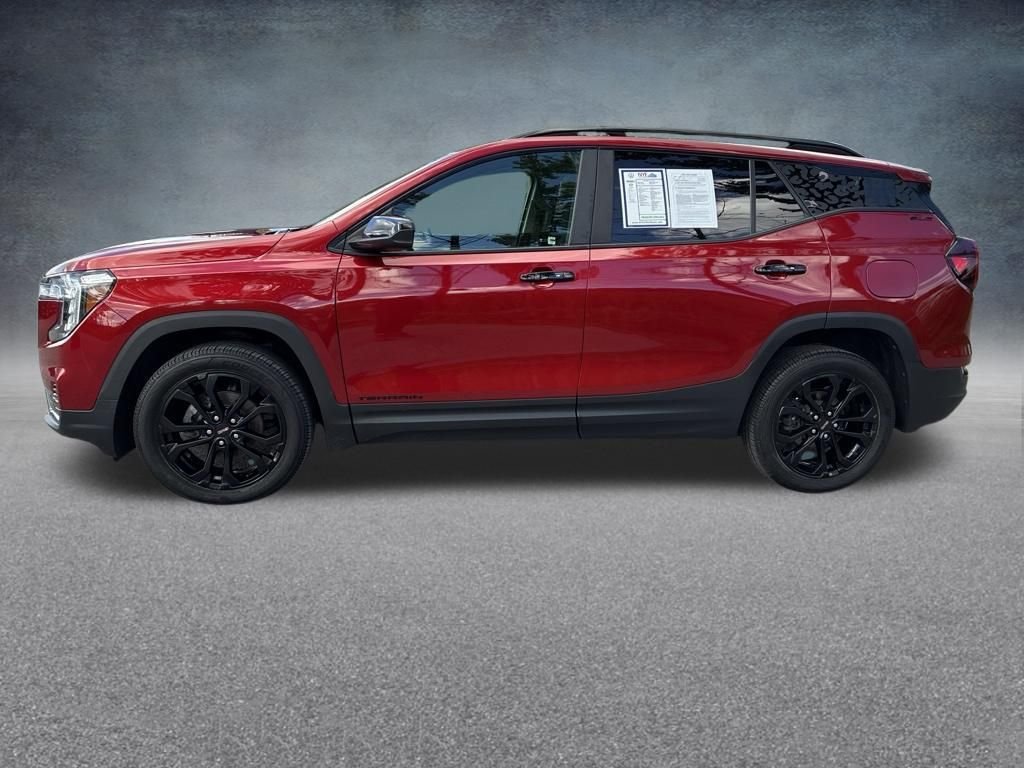 Used 2022 Red GMC SLE image 2