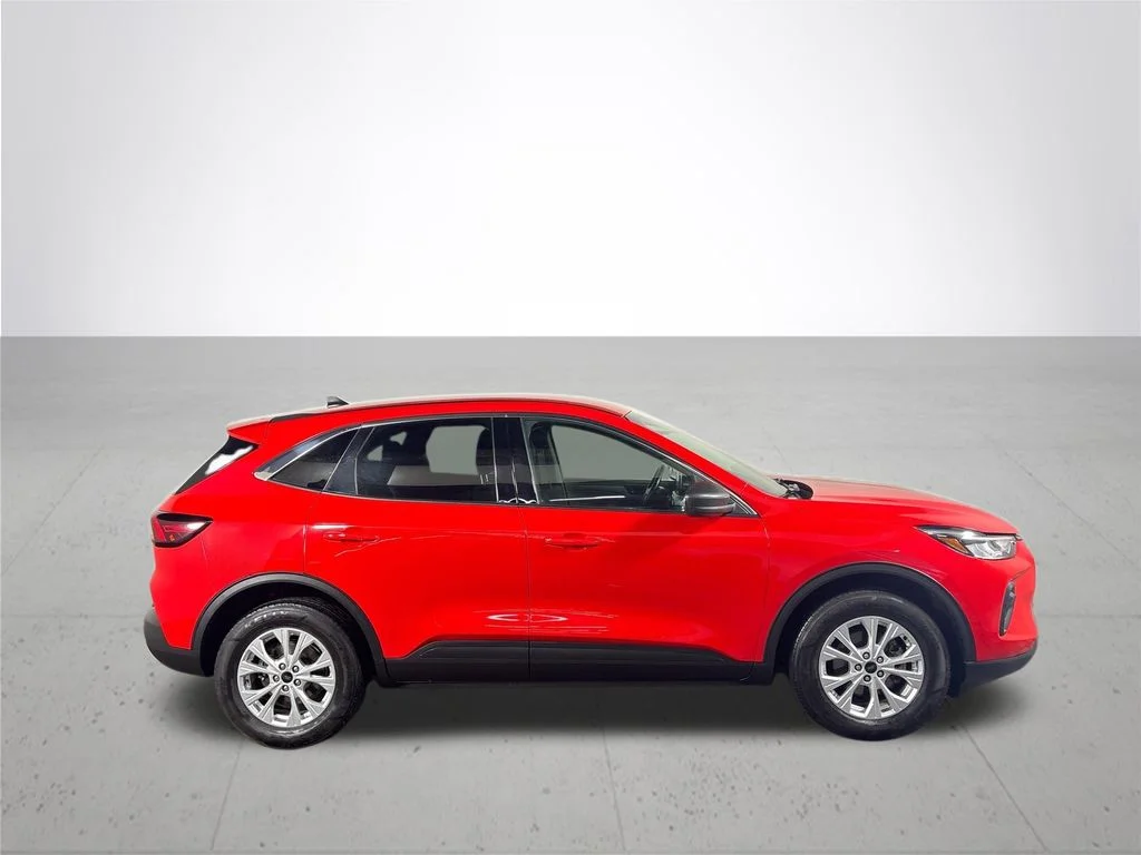 Used 2024 Red Ford Active image 5