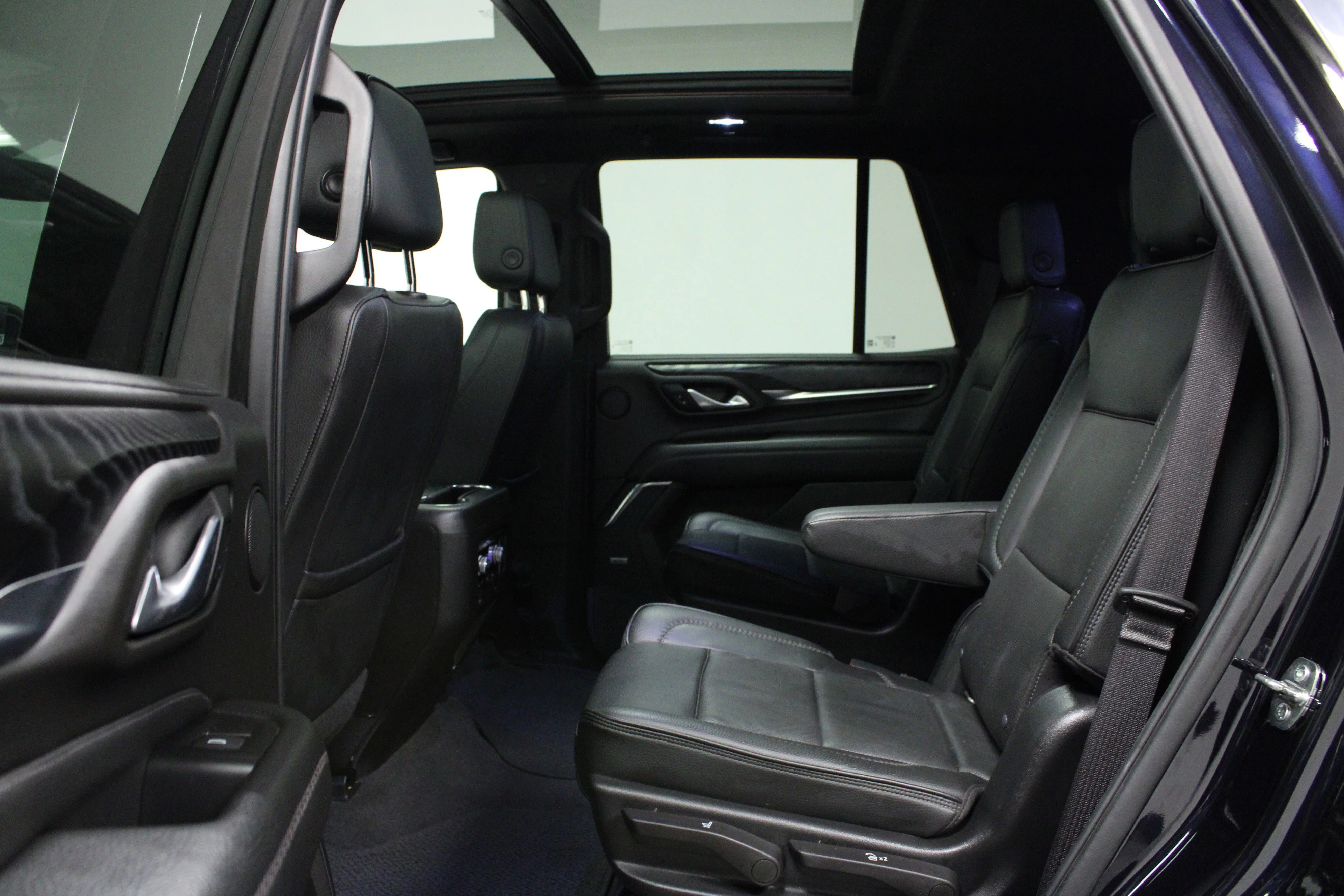 Used 2022 Midnight Blue Metallic GMC Denali image 13