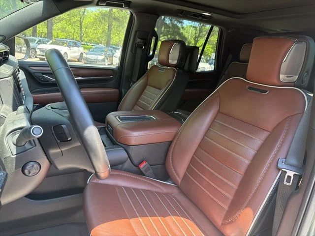Used 2023 Green GMC Denali Ultimate image 10