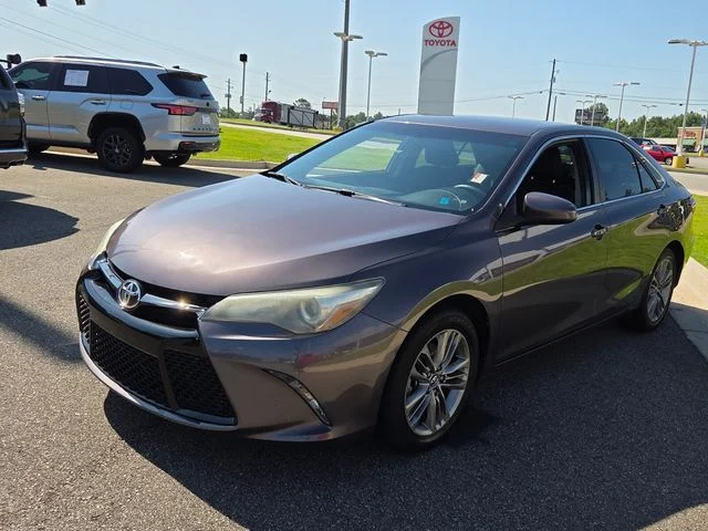 Used 2016 Gray Toyota SE image 3