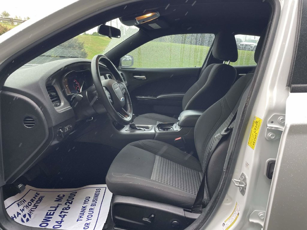 Used 2023 White Dodge SXT image 15