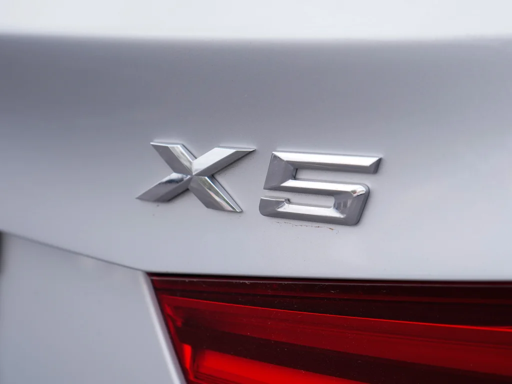 Used 2017 Glacier Silver Metallic BMW xDrive40e iPerformance image 14