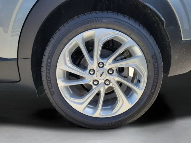 New 2027 Sterling Grey Metallic Chevrolet LT image 7