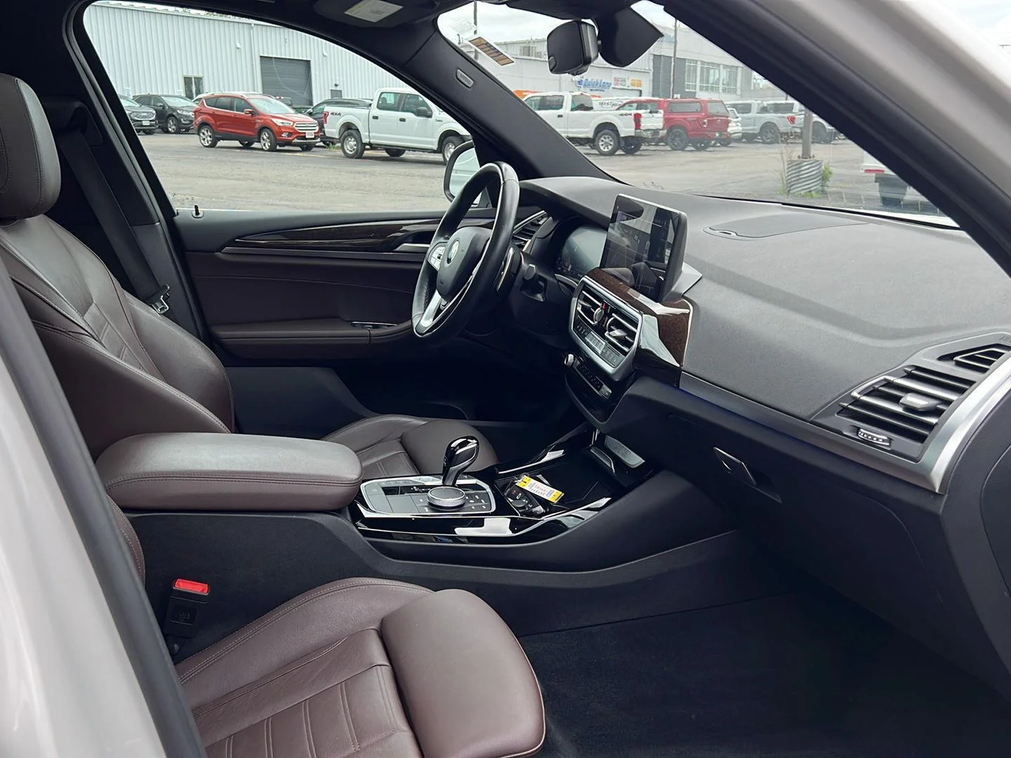 Used 2022 Mineral White Metallic BMW xDrive30i image 24