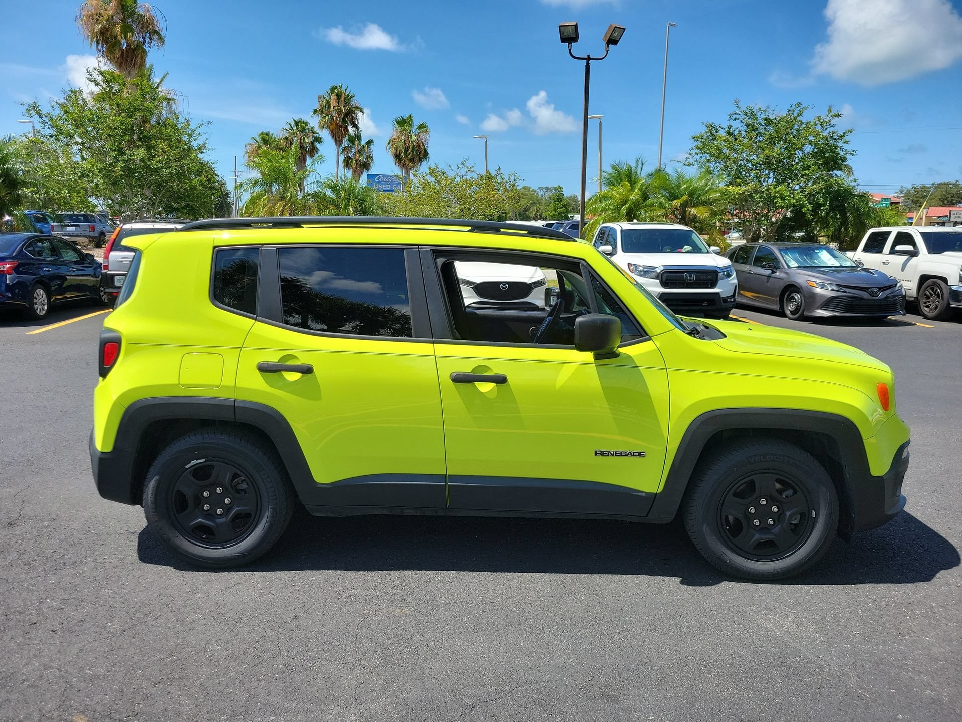 Used 2017 Hypergreen Clearcoat Jeep Sport image 5