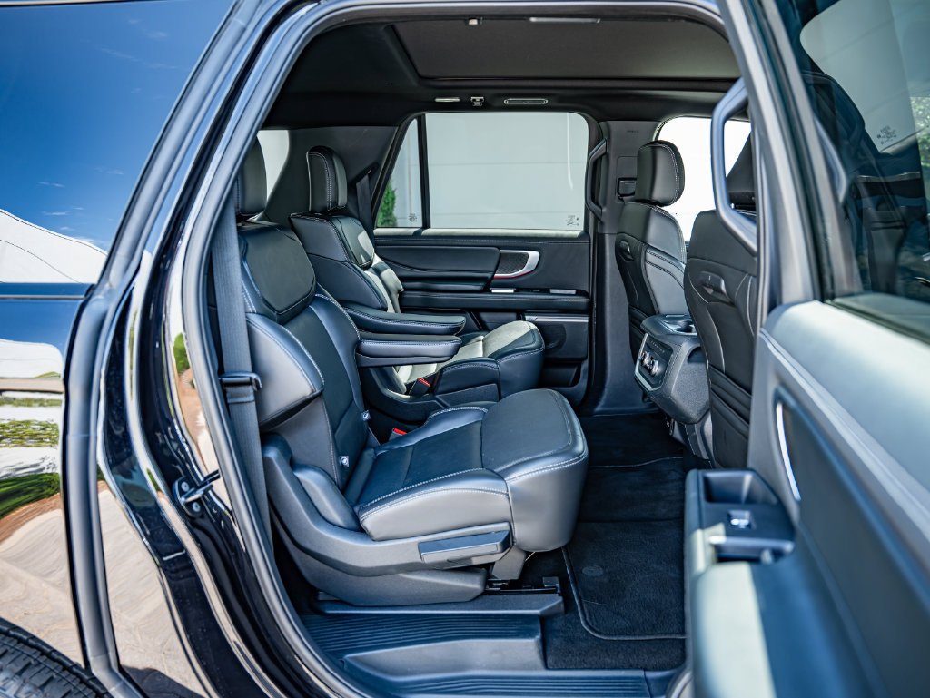 Used 2025 Black Ford Platinum image 37