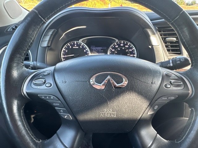 Used 2019 White INFINITI LUXE image 13
