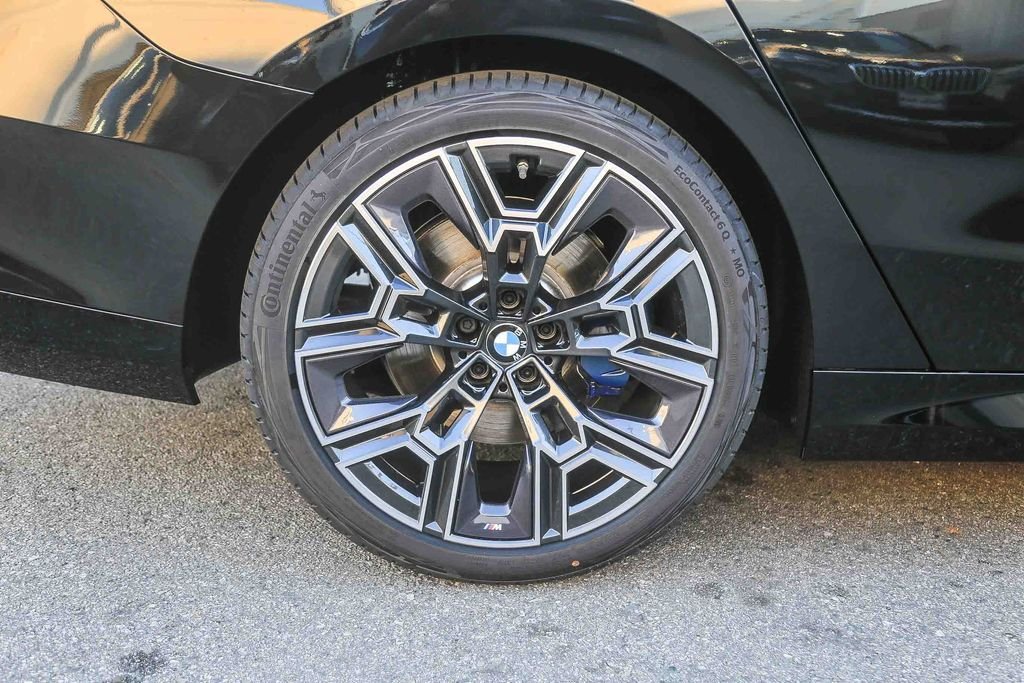 Used 2026 Black Sapphire Metallic BMW 530i image 8